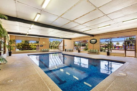 Lakeside Country Club - Whitsundays Accommodation 6
