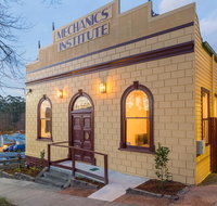 The Old Mechanics - Whitsundays Accommodation