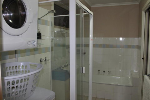 Australian Home Away @ Box Hill 2 Bedroom - Whitsundays Accommodation 10