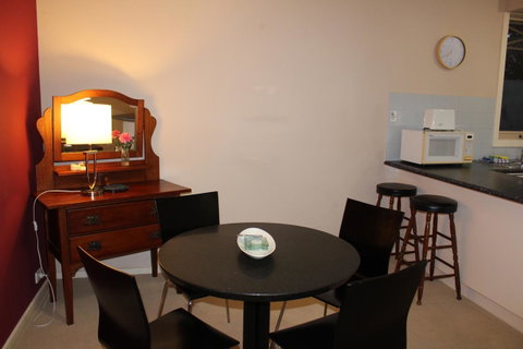 Australian Home Away @ Box Hill 2 Bedroom - Whitsundays Accommodation 9