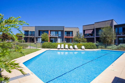 1 Sunset Place - Whitsundays Accommodation 1