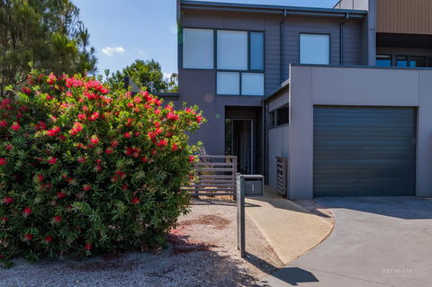 1 Sunset Place - Whitsundays Accommodation 5