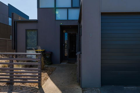 1 Sunset Place - Whitsundays Accommodation 4