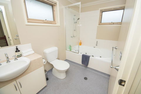 The Pitch - Whitsundays Accommodation 21