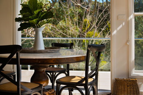 Lake Como Villa - Whitsundays Accommodation 5