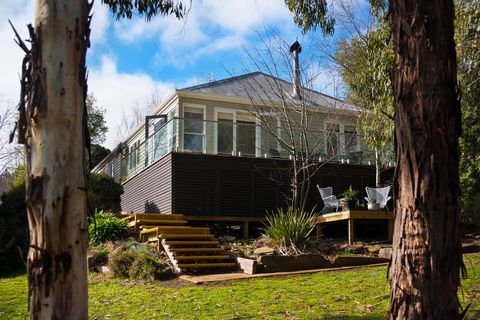Lake Como Villa - Whitsundays Accommodation 0