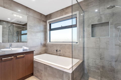 Biggs Villas Melbourne - Whitsundays Accommodation 10
