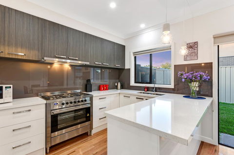 Biggs Villas Melbourne - Whitsundays Accommodation 1