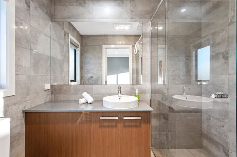 Biggs Villas Melbourne - Whitsundays Accommodation 27