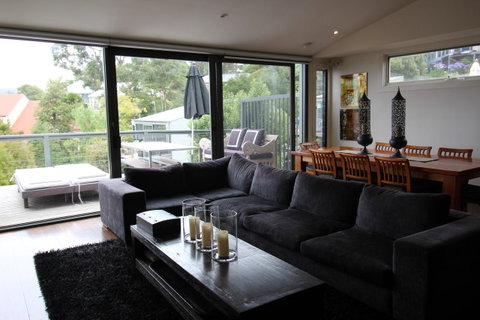 Lorne Holiday House - Whitsundays Accommodation 1