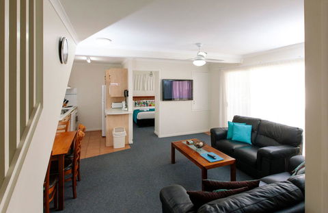 Rainbow Getaway Holiday Apartments - Whitsundays Accommodation 30