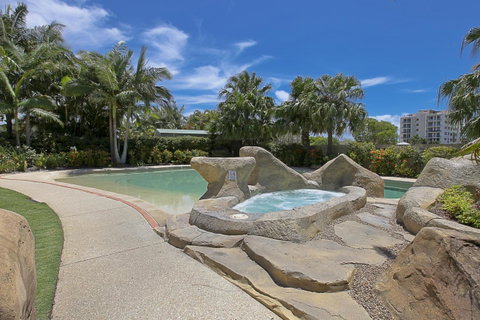 The Mirage Resort Alexandra Headland - Whitsundays Accommodation 8