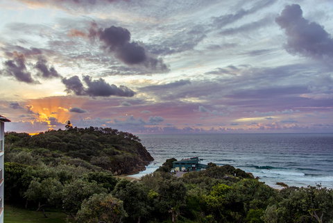 Whale Watch Ocean Beach Resort - Whitsundays Accommodation 4