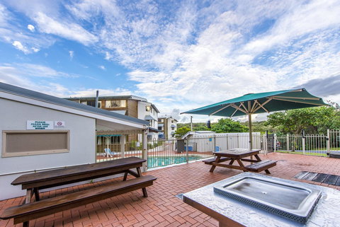 Whale Watch Ocean Beach Resort - Whitsundays Accommodation 2