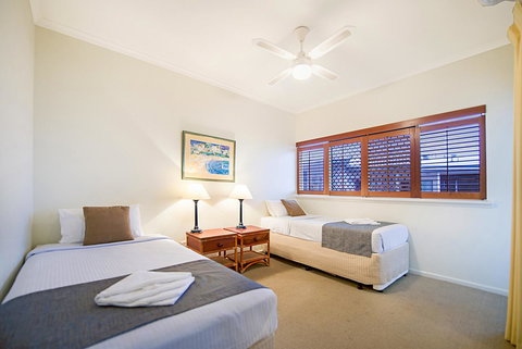 Whale Watch Ocean Beach Resort - Whitsundays Accommodation 11