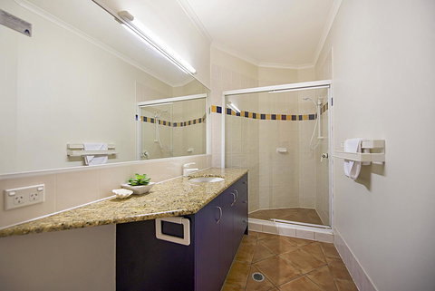 Whale Watch Ocean Beach Resort - Whitsundays Accommodation 12