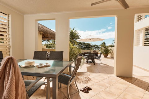 Sea Change Beachfront Apartments - Whitsundays Accommodation 10