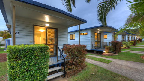 Alex Beach Cabins And Tourist Park - Whitsundays Accommodation 34