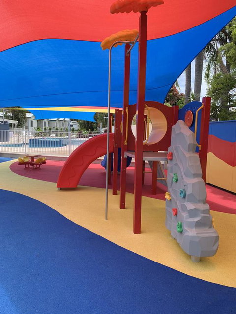 Alex Beach Cabins And Tourist Park - Whitsundays Accommodation 6