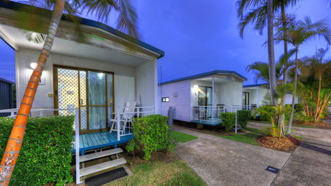 Alex Beach Cabins And Tourist Park - Whitsundays Accommodation 7