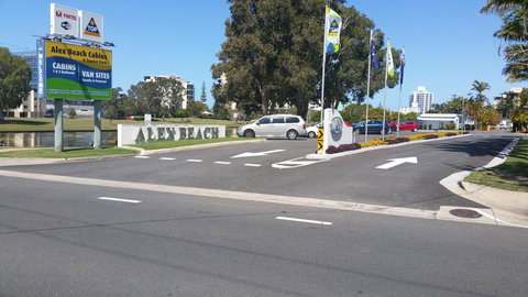 Alex Beach Cabins And Tourist Park - Whitsundays Accommodation 19