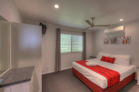 Alex Beach Cabins And Tourist Park - Whitsundays Accommodation 8