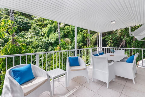 By The Sea Port Douglas - Whitsundays Accommodation 7
