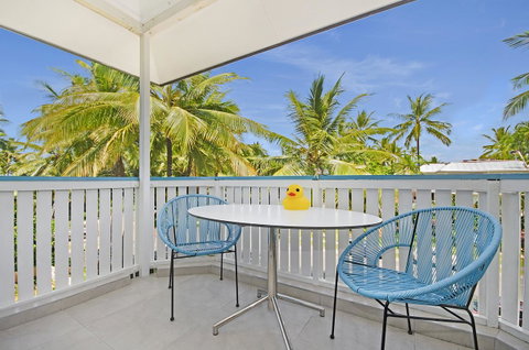 By The Sea Port Douglas - Whitsundays Accommodation 16