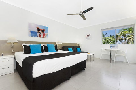 By The Sea Port Douglas - Whitsundays Accommodation 15