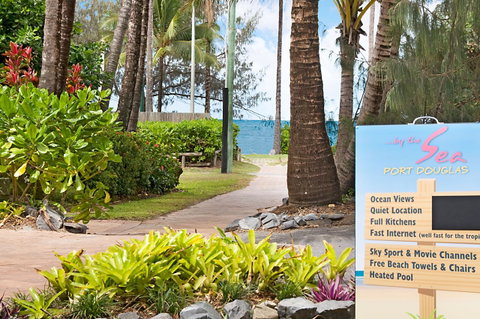 By The Sea Port Douglas - Whitsundays Accommodation 26
