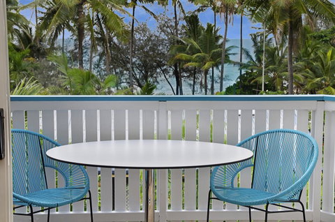 By The Sea Port Douglas - Whitsundays Accommodation 5