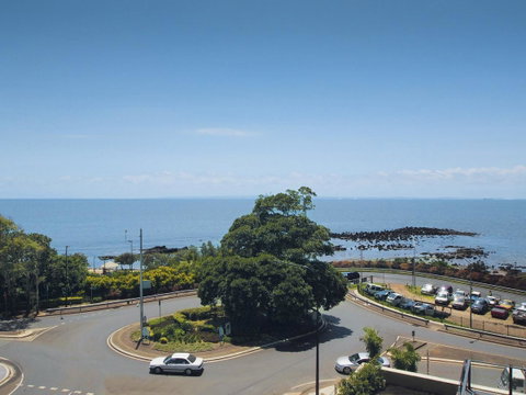 Oaks Redcliffe Mon Komo Suites - Whitsundays Accommodation 2