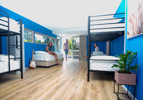 Rainbow Bay Backpackers - Whitsundays Accommodation 11