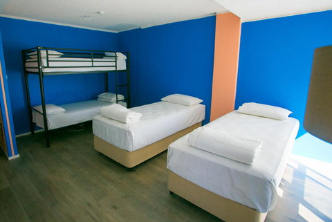 Rainbow Bay Backpackers - Whitsundays Accommodation 10