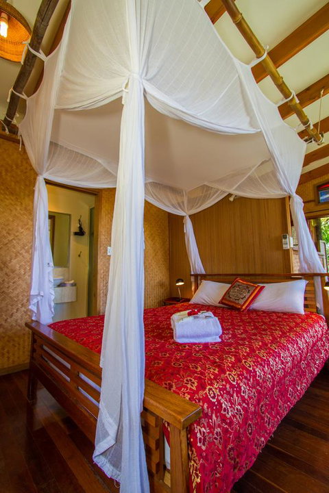 1770 Beach Shacks - Whitsundays Accommodation 9