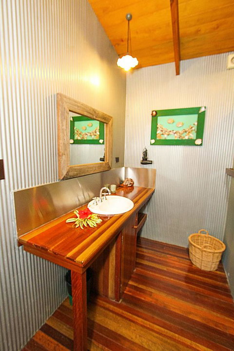 1770 Beach Shacks - Whitsundays Accommodation 8