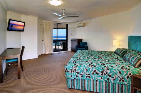 Coolum Caprice - Whitsundays Accommodation 33