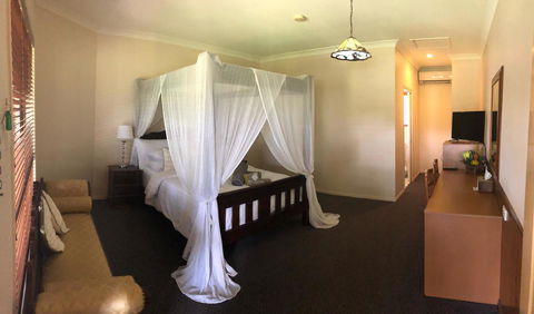 The Bearded Dragon Boutique Hotel - Whitsundays Accommodation 6