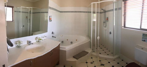 The Bearded Dragon Boutique Hotel - Whitsundays Accommodation 5