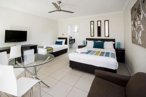 The Beach Motel Hervey Bay - Whitsundays Accommodation 4