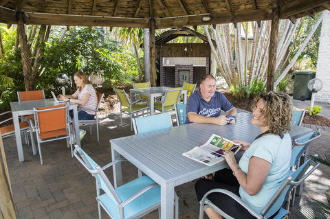 The Beach Motel Hervey Bay - Whitsundays Accommodation 11
