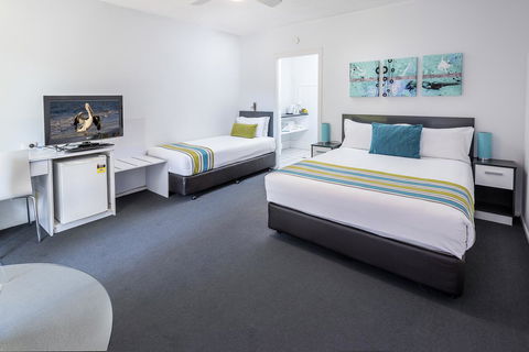The Beach Motel Hervey Bay - Whitsundays Accommodation 2