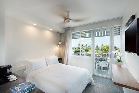 Heart Hotel And Gallery Whitsundays - Whitsundays Accommodation 5