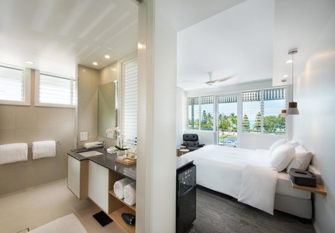 Heart Hotel And Gallery Whitsundays - Whitsundays Accommodation 2