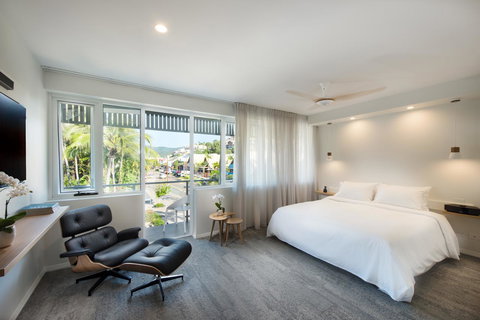 Heart Hotel And Gallery Whitsundays - Whitsundays Accommodation 0
