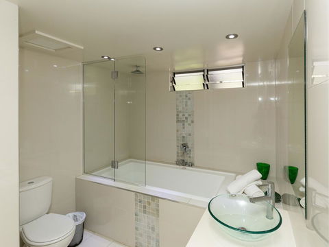 Beach Lodges - Whitsundays Accommodation 12
