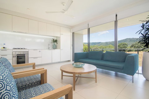 Pool Resort Port Douglas - Whitsundays Accommodation 13