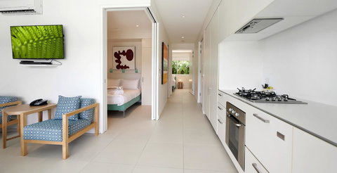 Pool Resort Port Douglas - Whitsundays Accommodation 14