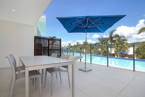 Pool Resort Port Douglas - Whitsundays Accommodation 9