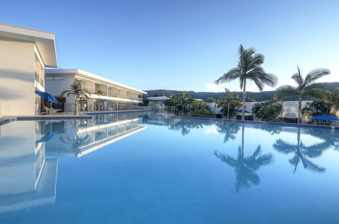 Pool Resort Port Douglas - Whitsundays Accommodation 1